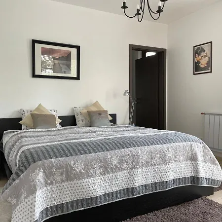 Reflex Apartment *